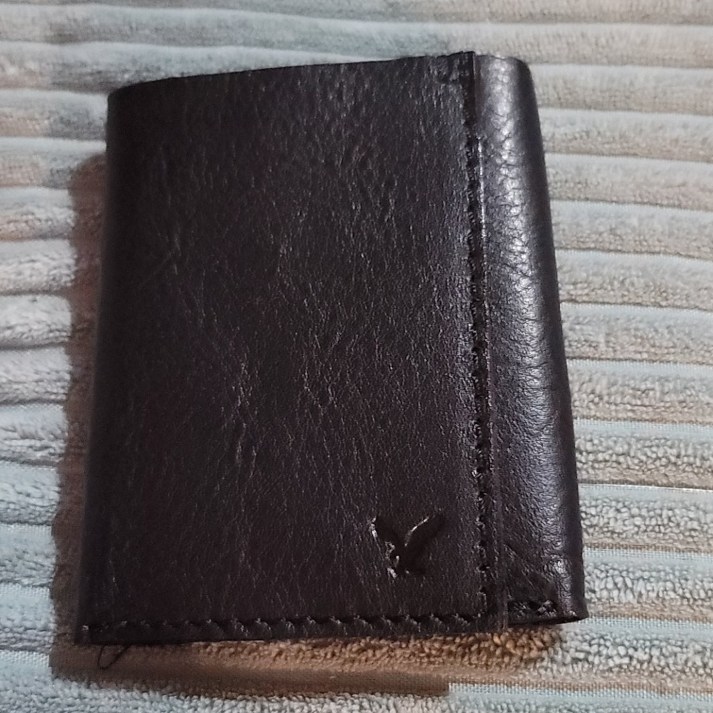 Mens American Eagle wallet